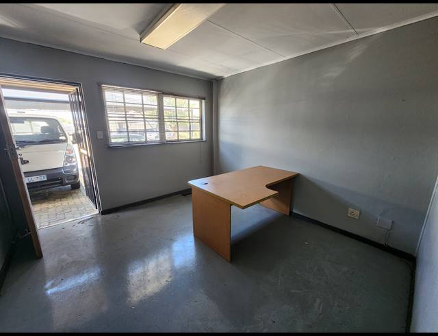 172M² WAREHOUSE TO LET IN WADEVILLE